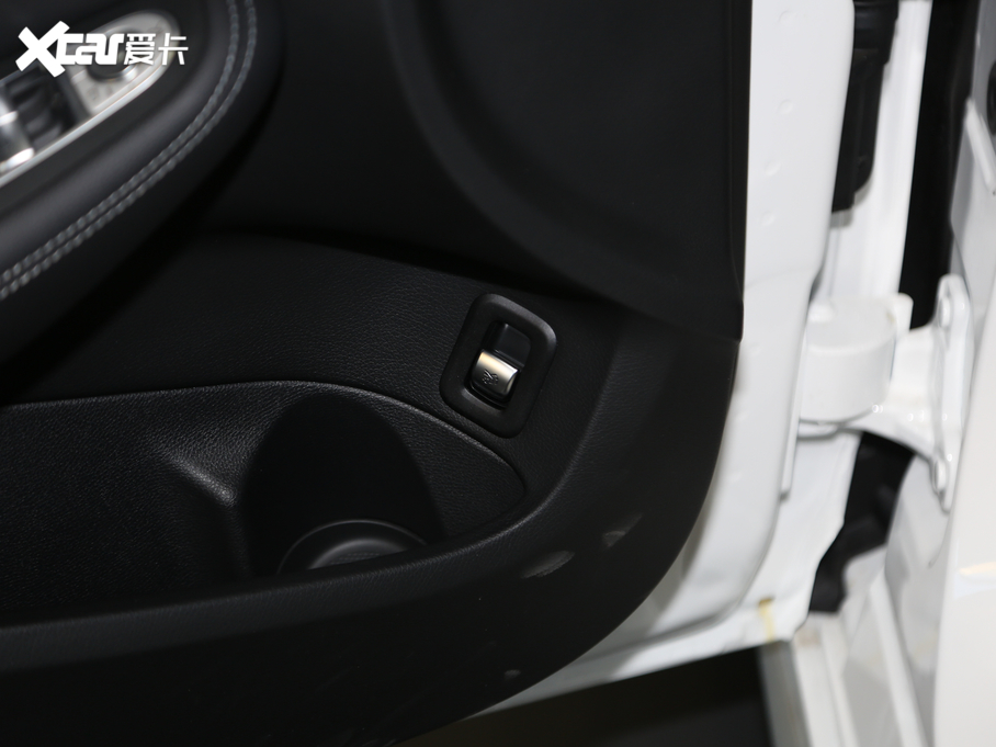 2021YC C 260 L \Ӱ