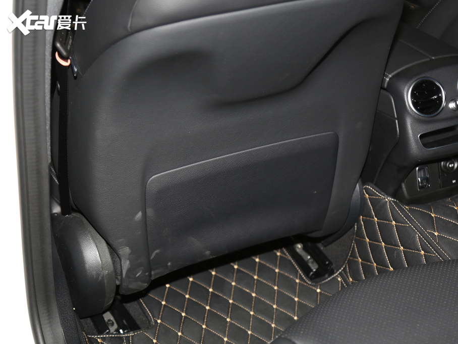 2021YC C 260 L \Ӱ