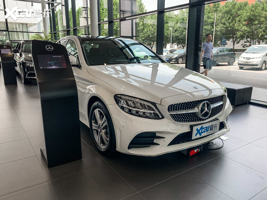 2021C C 260 L ˶ 4MATIC