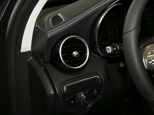 2021C 260 L \Ӱ п؅^(q)