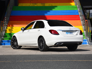 2021款C 260 L 左后45度