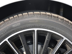 2021款C 260 L 轮胎尺寸