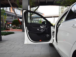 2021款C 260 L 驾驶位车门