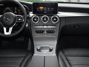 2021款C 260 L 中控台