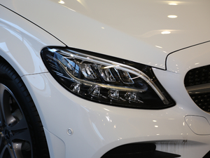 2021C 260 L \Ӱ (ji)^