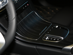 2021C 260 L \Ӱ п؅^(q)