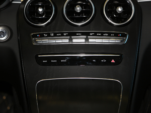 2021款C 260 L 运动版 中控区