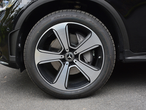 2021款GLC 300 L 4MATIC 豪华型 轮圈