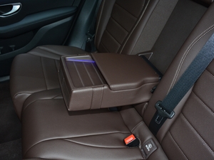 2021款GLC 300 L 4MATIC 豪华型 后排中央扶手