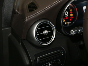 2021GLC 300 L 4MATIC Ӹ п؅^