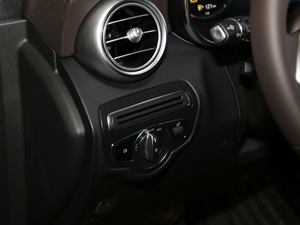 2021GLC 300 L 4MATIC Ӹ п؅^