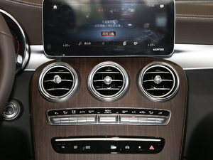 2021款GLC 300 L 4MATIC 动感型 空调出风口