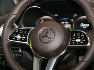 2021款GLC 300 L 4MATIC 动感型 中控区