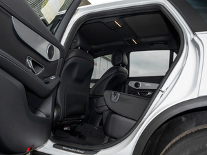 2021款GLC 260 L 4MATIC 动感型 后排座椅放倒