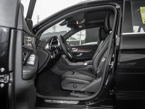 2021款GLC 260 L 4MATIC 豪华型 前排空间