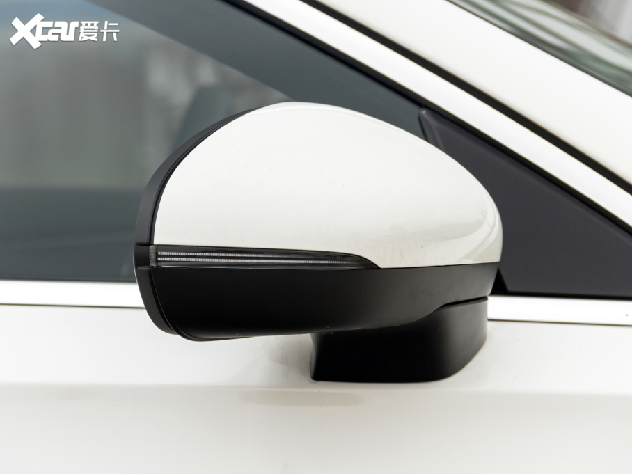 2021YA A 180 L \I܇