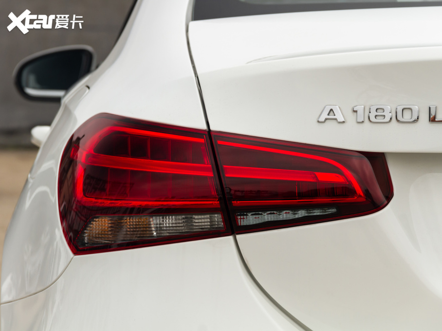 2021YA A 180 L \I܇