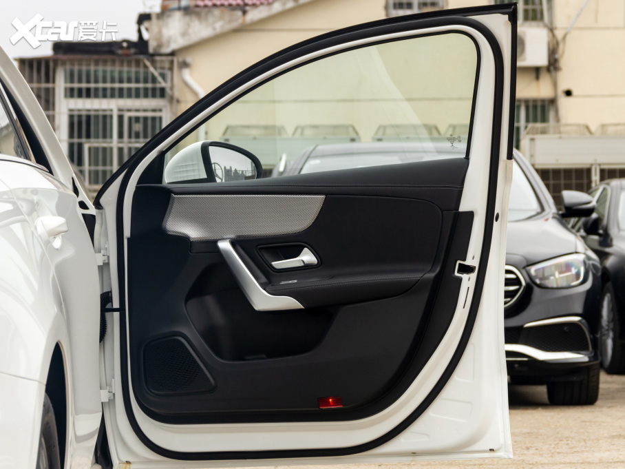 2021YA A 180 L \I܇