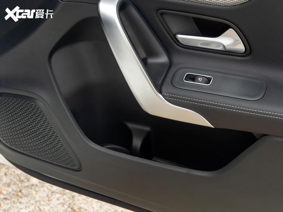 2021YA A 180 L \I܇