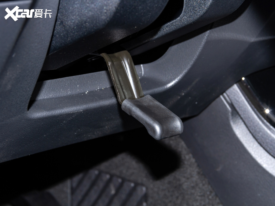 2021YA A 180 L \I܇