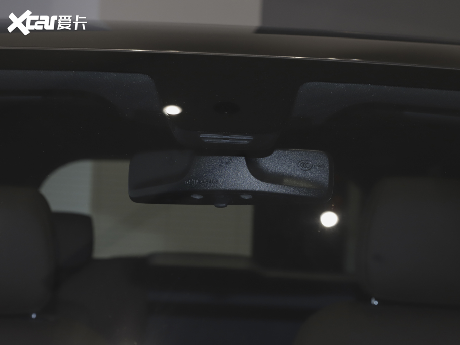 2021YGLB 200 (dng)