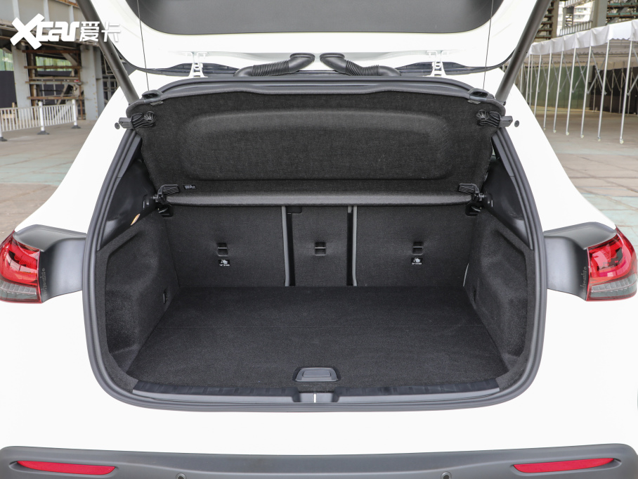 2022YEQA EQA 300 4MATIC װl؄e