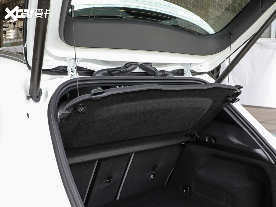 2022YEQA EQA 300 4MATIC װl(f)؄e