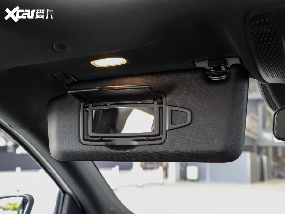 2022YEQA EQA 300 4MATIC װl(f)؄e