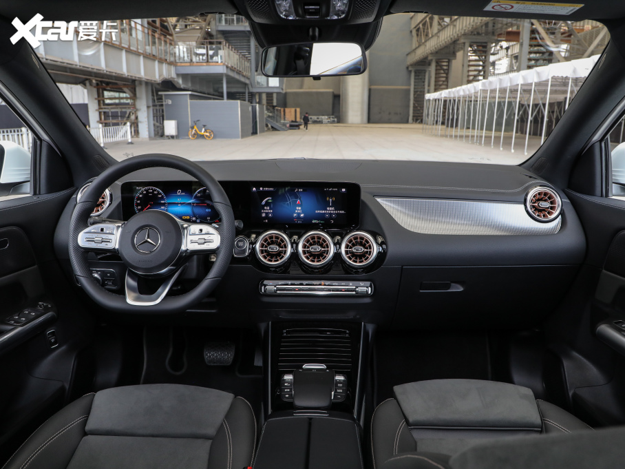 2022YEQA EQA 300 4MATIC װl(f)؄e