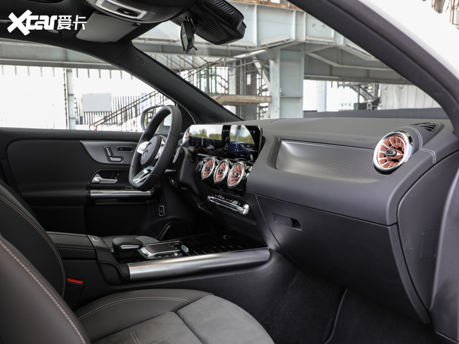 2022YEQA EQA 300 4MATIC װl؄e