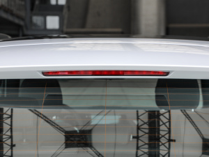 2022EQA 300 4MATIC װl؄e ^