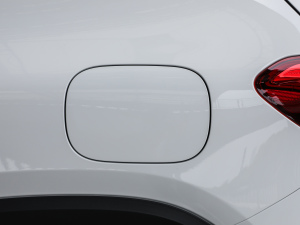 2022EQA 300 4MATIC װl؄e ^