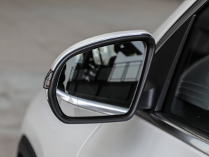 2022EQA 300 4MATIC װl؄e ^