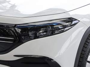 2022EQA 300 4MATIC װl؄e ^