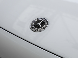 2022EQA 300 4MATIC װl؄e ^