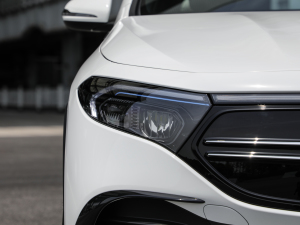 2022EQA 300 4MATIC װl؄e ^