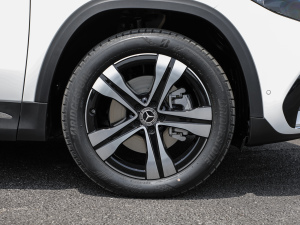 2022EQA 300 4MATIC װl؄e ^