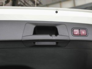 2022EQA 300 4MATIC װl؄e g