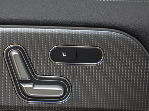 2022EQA 300 4MATIC װl؄e g