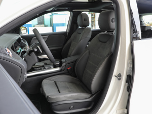 2022EQA 300 4MATIC װl(f)؄e {