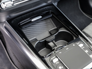 2022EQA 300 4MATIC װl؄e g