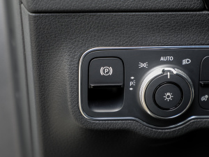 2022EQA 300 4MATIC װl(f)؄e v܇Ƅ(dng)