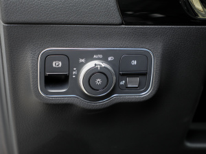 2022EQA 300 4MATIC װl(f)؄e п؅^(q)