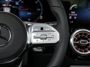 2022EQA 300 4MATIC װl؄e п؅^