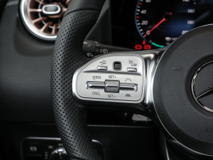 2022EQA 300 4MATIC װl؄e п؅^