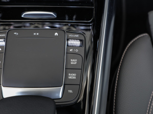 2022EQA 300 4MATIC װl(f)؄e п؅^(q)