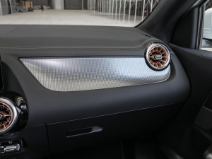 2022EQA 300 4MATIC װl(f)؄e п؅^(q)