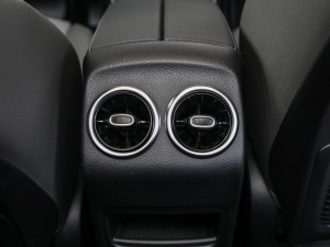 2022EQA 300 4MATIC װl(f)؄e п؅^(q)