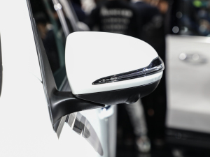 2022款EQB 350 4MATIC 首发特别版 后视镜