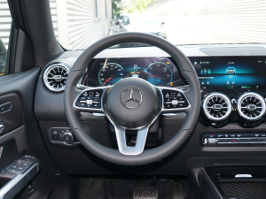 2022款EQB 350 4MATIC 方向盘